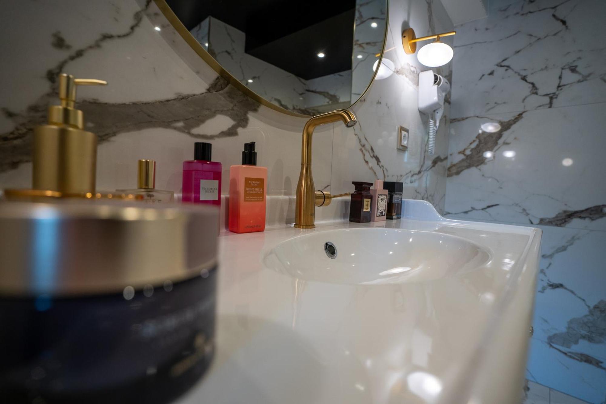 Villefranche-sur-Saône Appartement D'Exception Avec Jacuzzi מראה חיצוני תמונה